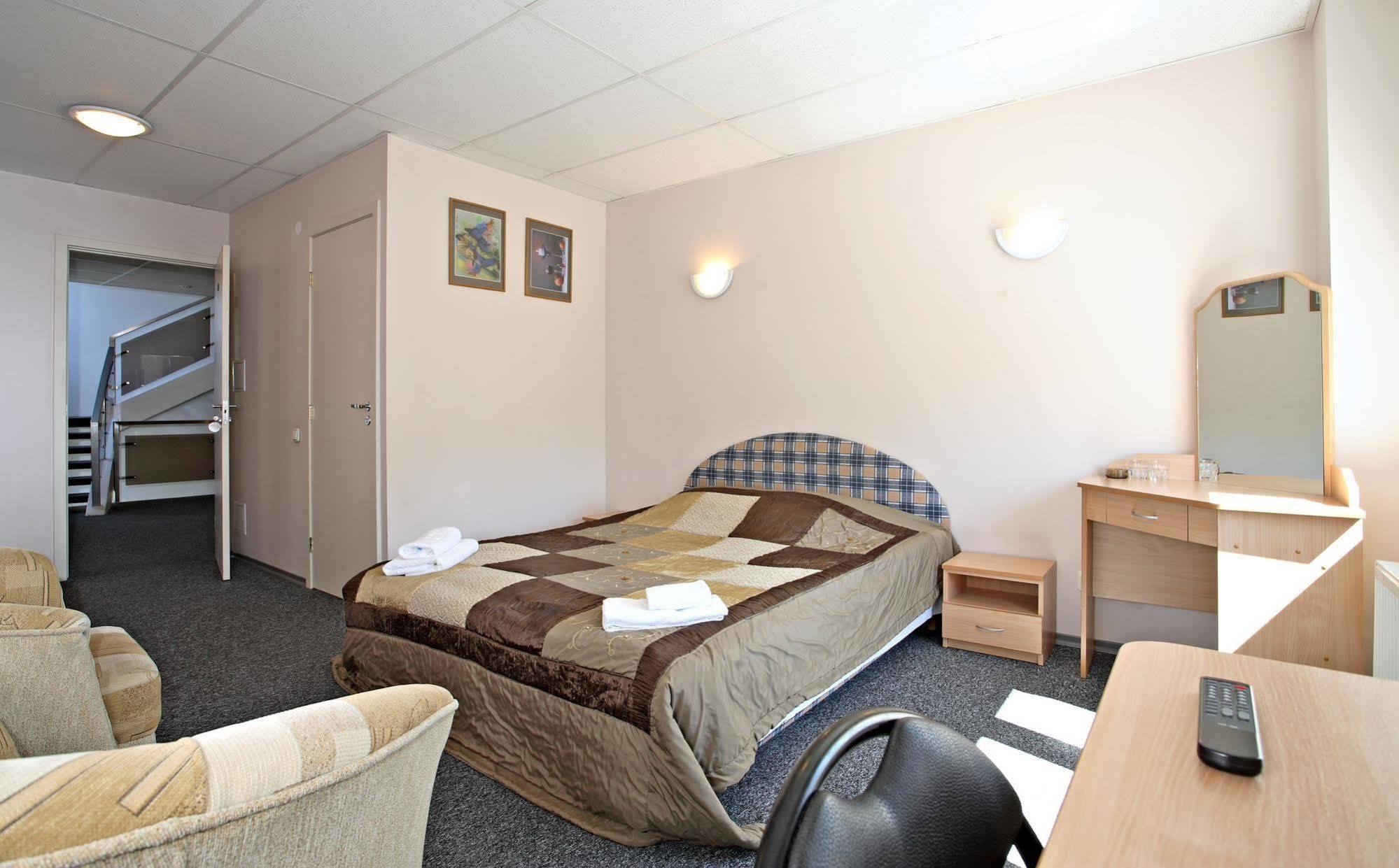 Hotel Best With Free Parking Ryga Zewnętrze zdjęcie